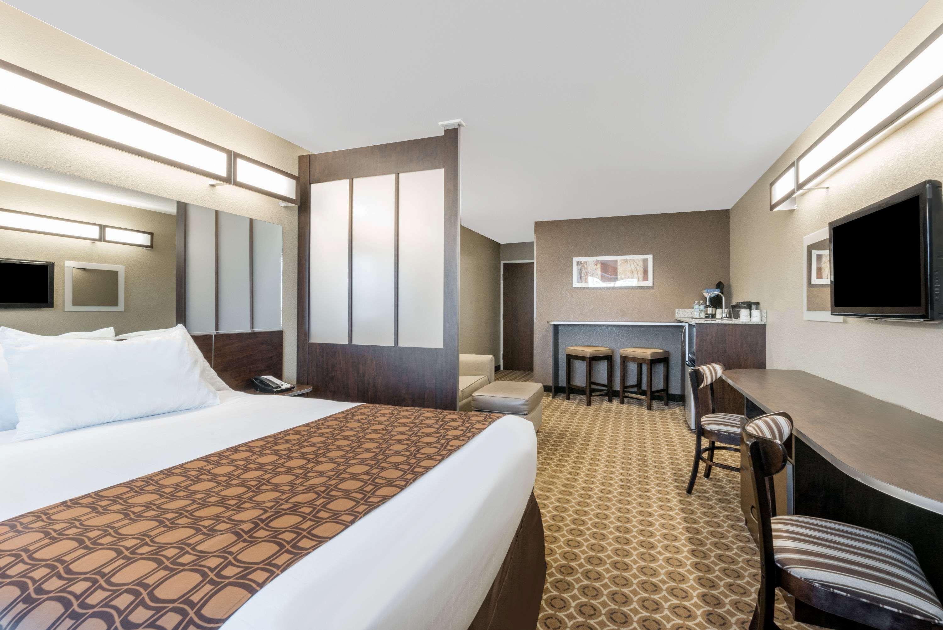 Microtel Inn & Suites By Wyndham Dickinson Zewnętrze zdjęcie