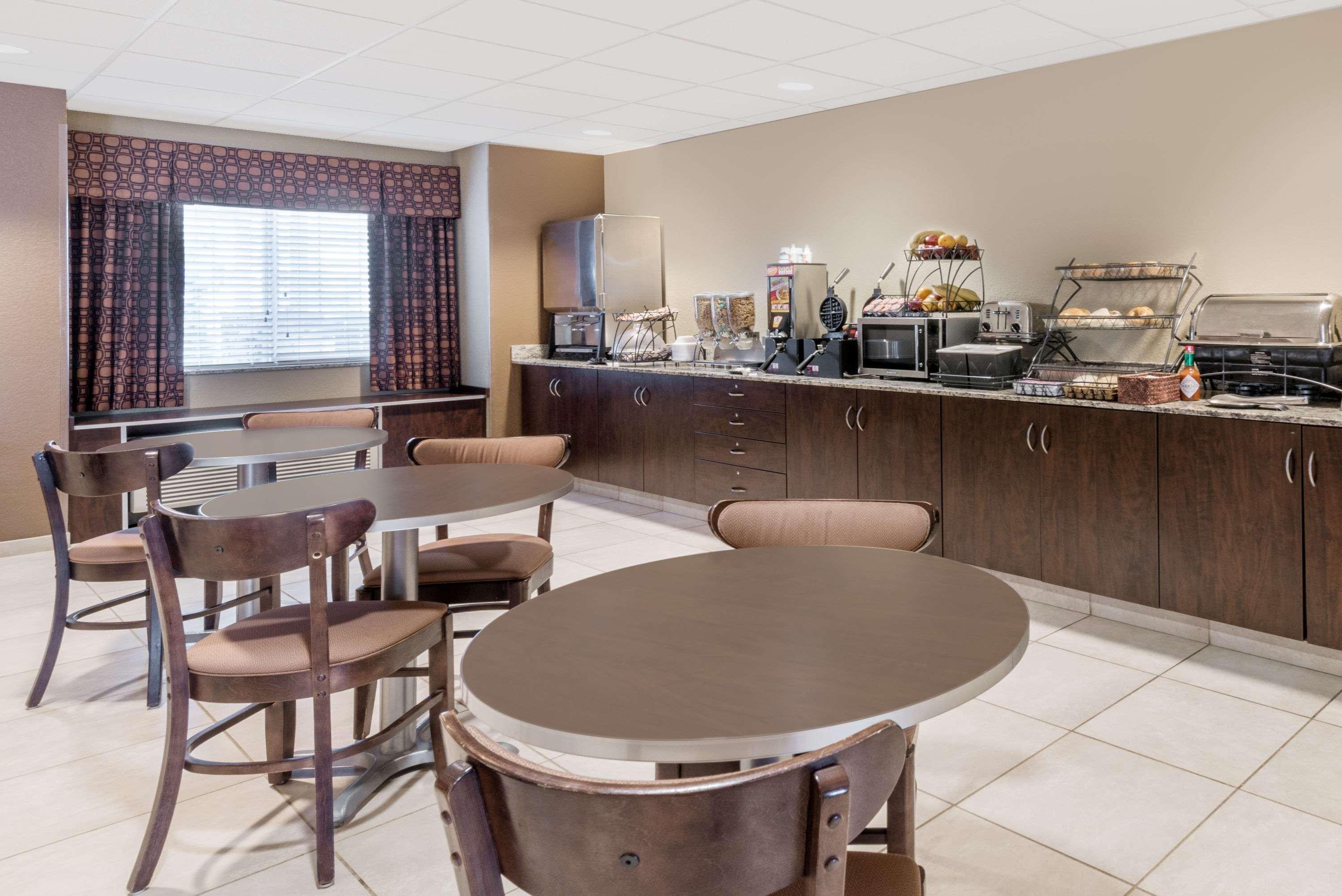 Microtel Inn & Suites By Wyndham Dickinson Zewnętrze zdjęcie