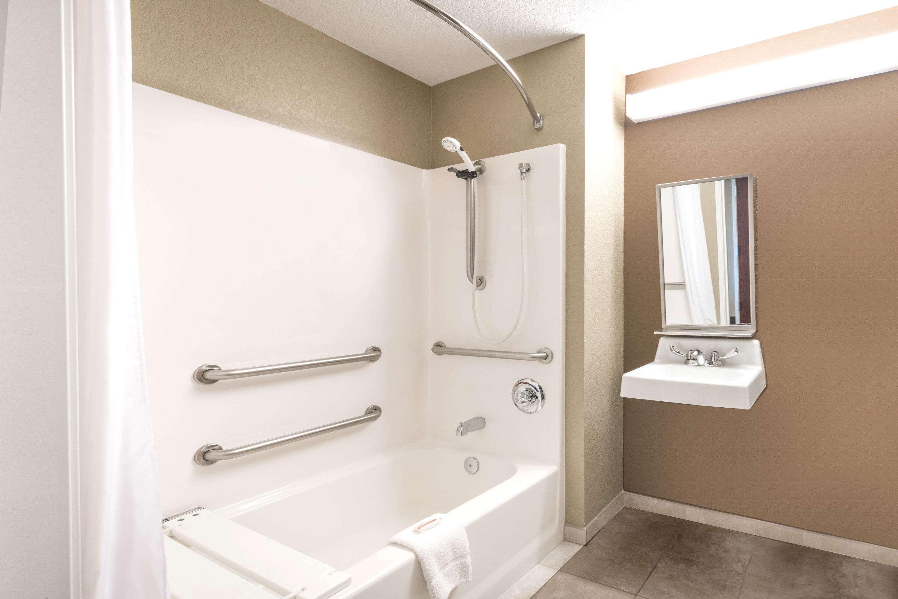 Microtel Inn & Suites By Wyndham Dickinson Zewnętrze zdjęcie